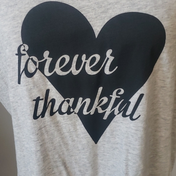 Cato gray heather tee with black heart graphic - Picture 3 of 8